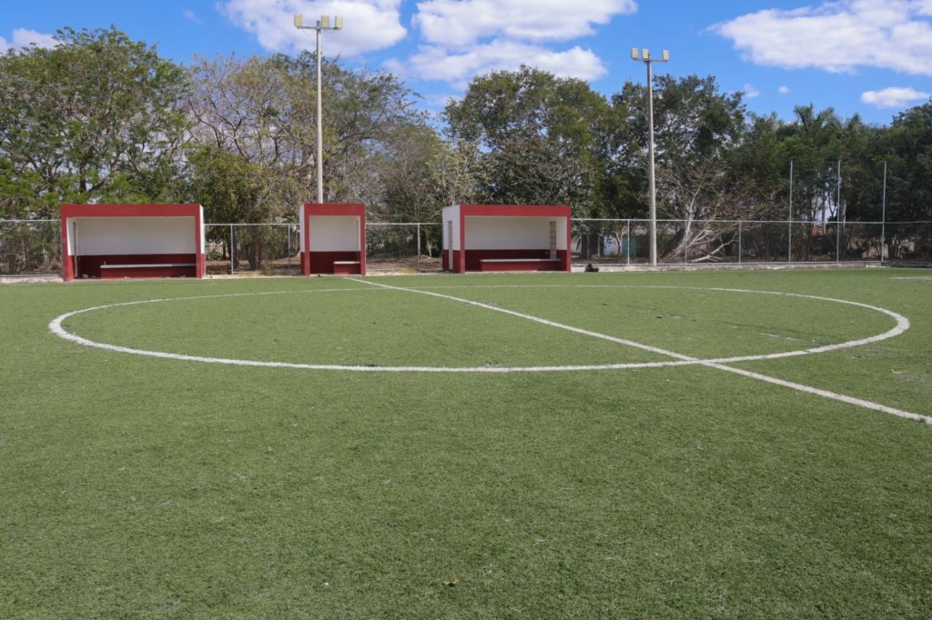Gestionan nueva cancha de f&uacute;tbol en la Ciudad de Reyes