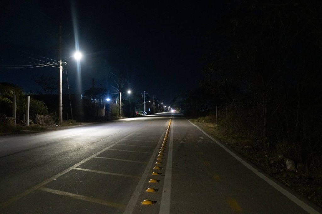 Renueva ayuntamiento luminarias en comisarías meridanas.