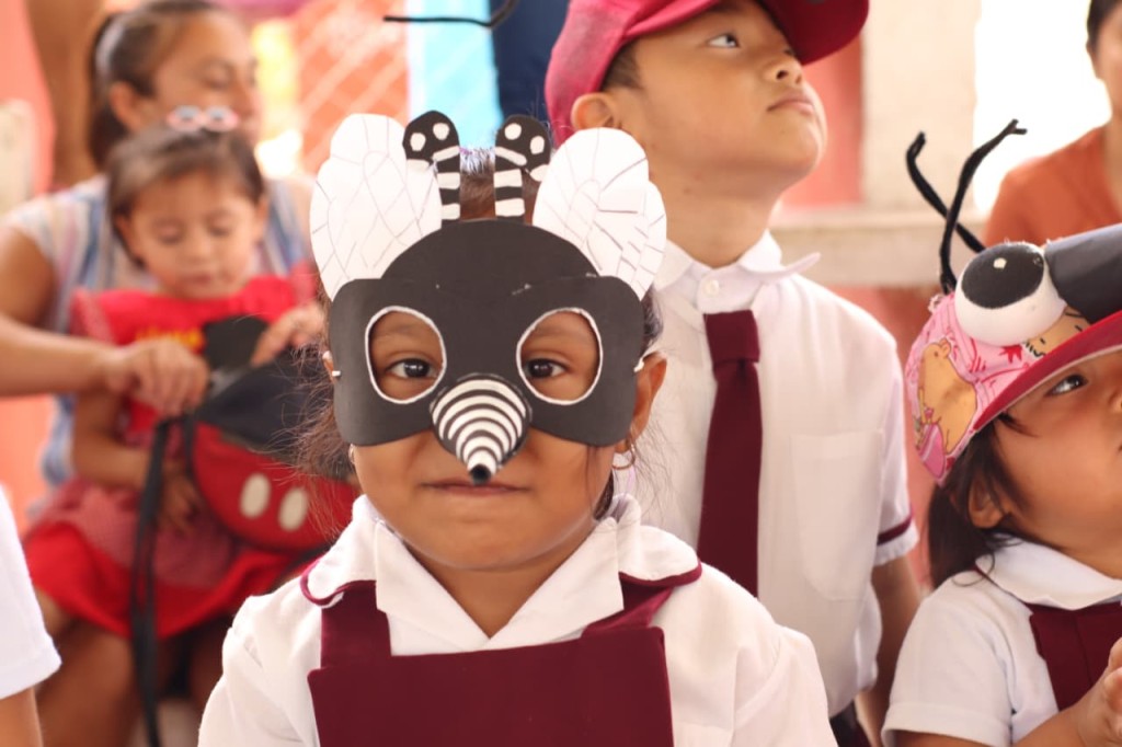 Certifican 9 edificios de Tizimín como entornos limpios y libres de criaderos de moscos