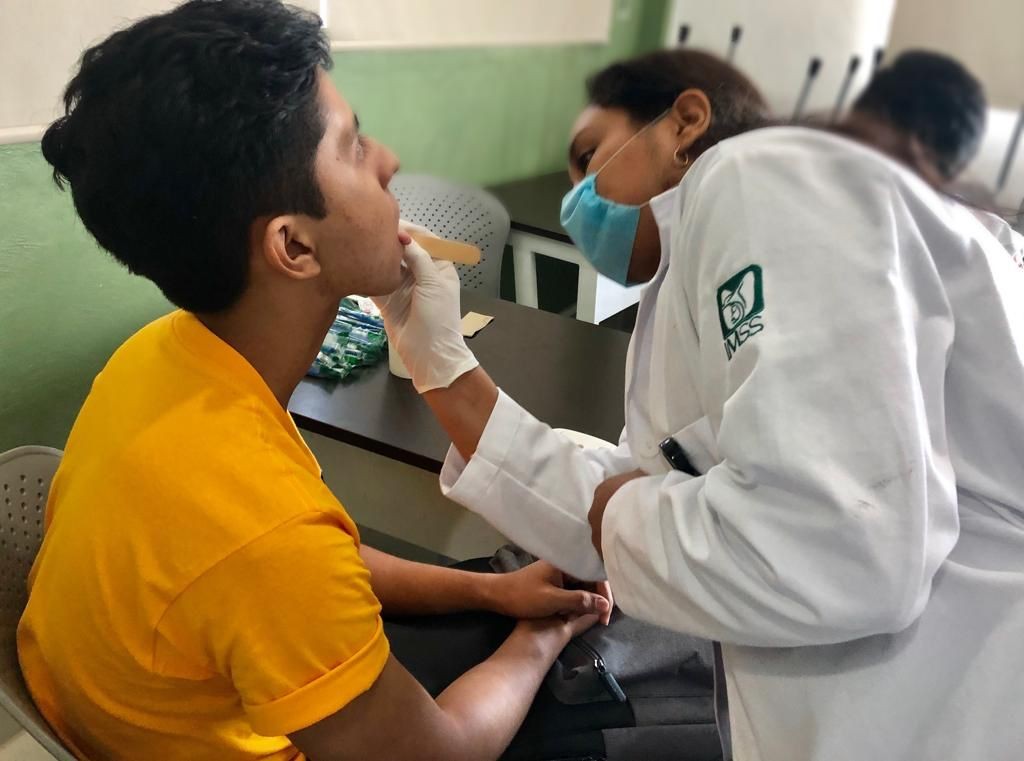Informa IMSS Yucat&aacute;n sobre c&oacute;mo detectar casos de faringitis y brindar tratamiento oportuno