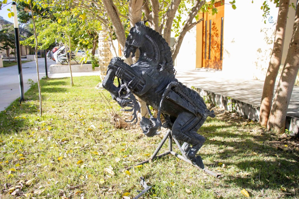 UNAY recibe donaci&oacute;n de 380 obras de la Fundaci&oacute;n Cultural Macay