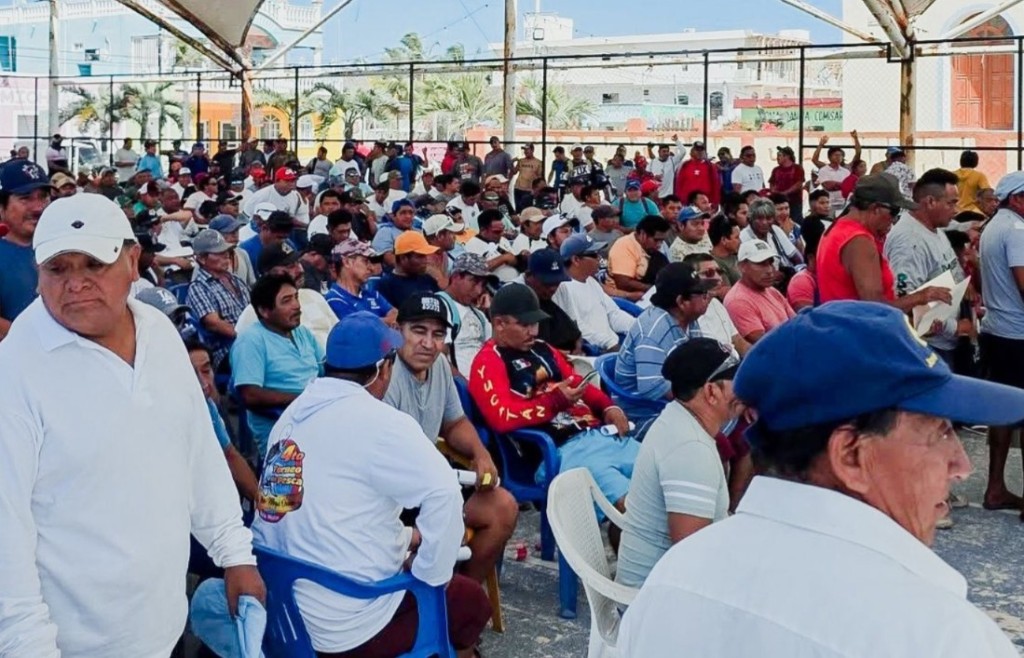 Inicia en El Cuyo proceso de entrega y renovaci&oacute;n de tarjetas del programa Bienpesca