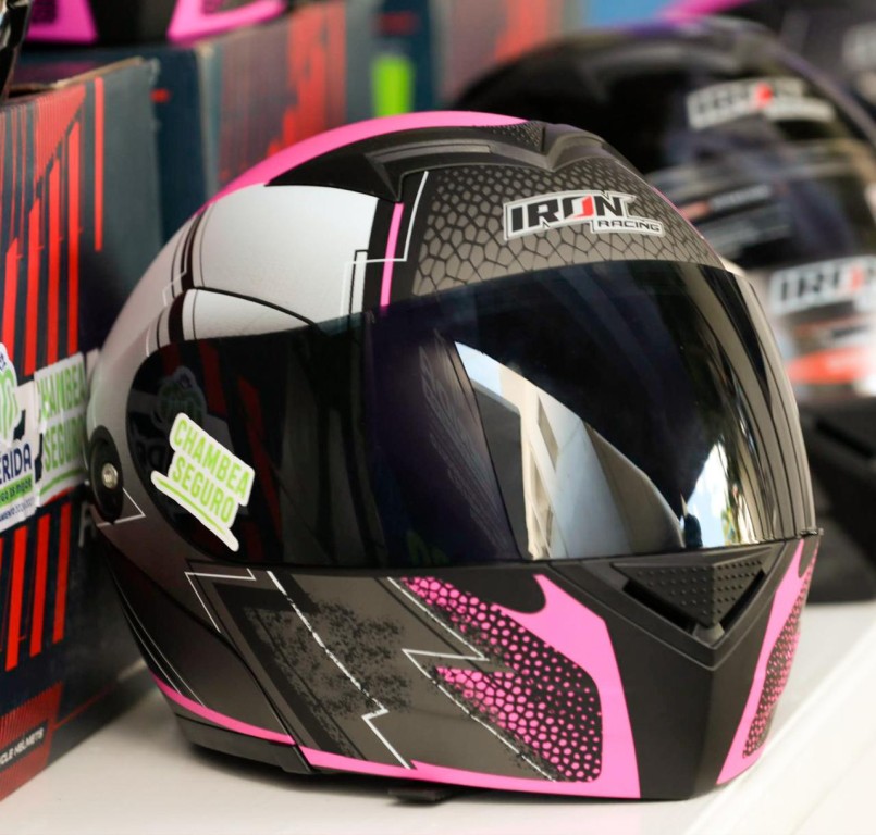 Respaldan a mujeres trabajadoras con entrega de cascos del programa &ldquo;Chambea Seguro&rdquo;