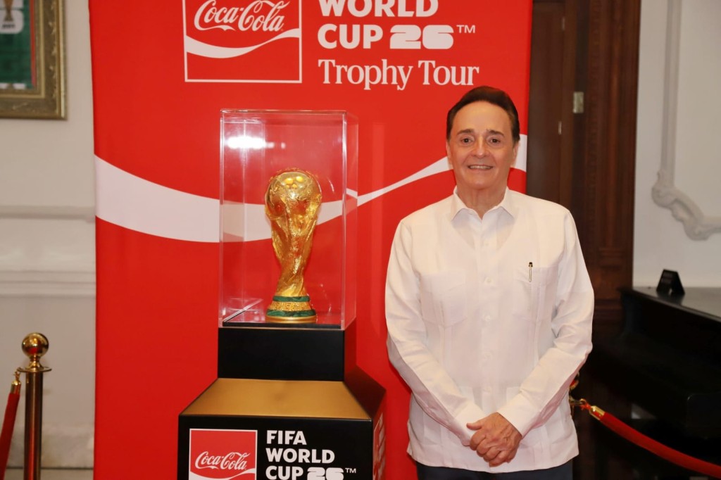 Recibe M&eacute;rida el trofeo original de la Copa Mundial de la FIFA y se suma al esp&iacute;ritu mundialista con la estrategia &ldquo;Gol y Gol M&eacute;rida&rdquo;