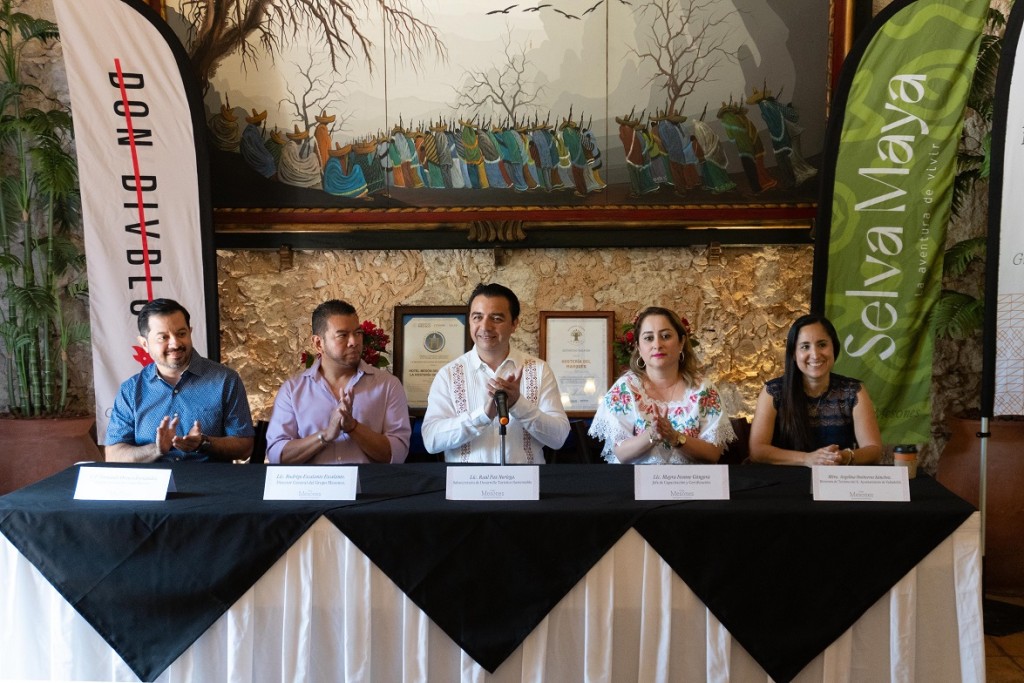 Fortalecen competitividad turística con entrega de 23 distintivos H y M