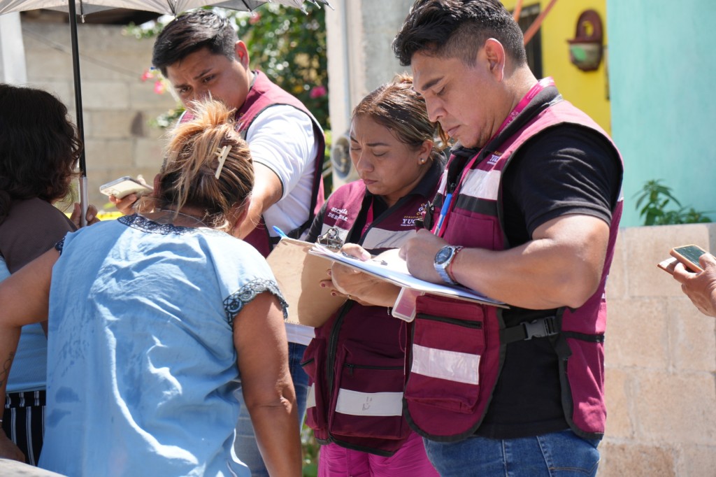 Brinda atenci&oacute;n integral Gobierno del Estado a afectados por incendio en Dzununc&aacute;n