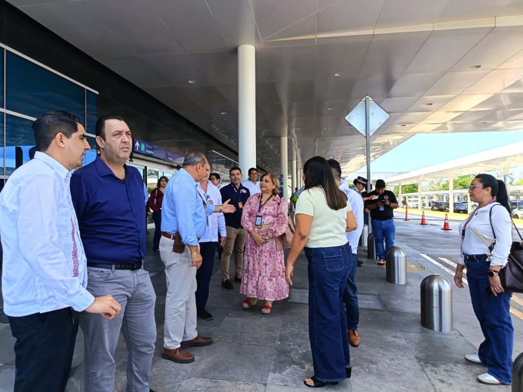 Comenzó a operar la renovada ruta aeropuerto, con unidades IE-TRAM