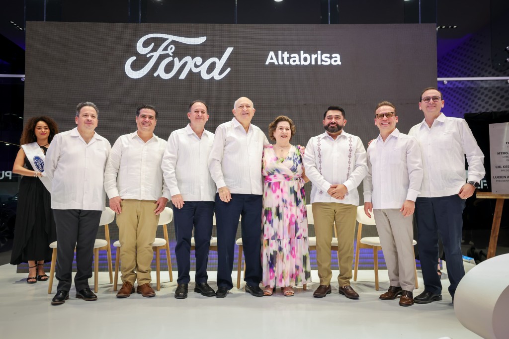 Fortalece Yucat&aacute;n su dinamismo econ&oacute;mico, con inauguraci&oacute;n de Ford Altabrisa