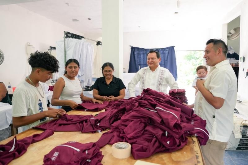 Alistan log&iacute;stica para la distribuci&oacute;n de paquetes escolares en Yucat&aacute;n