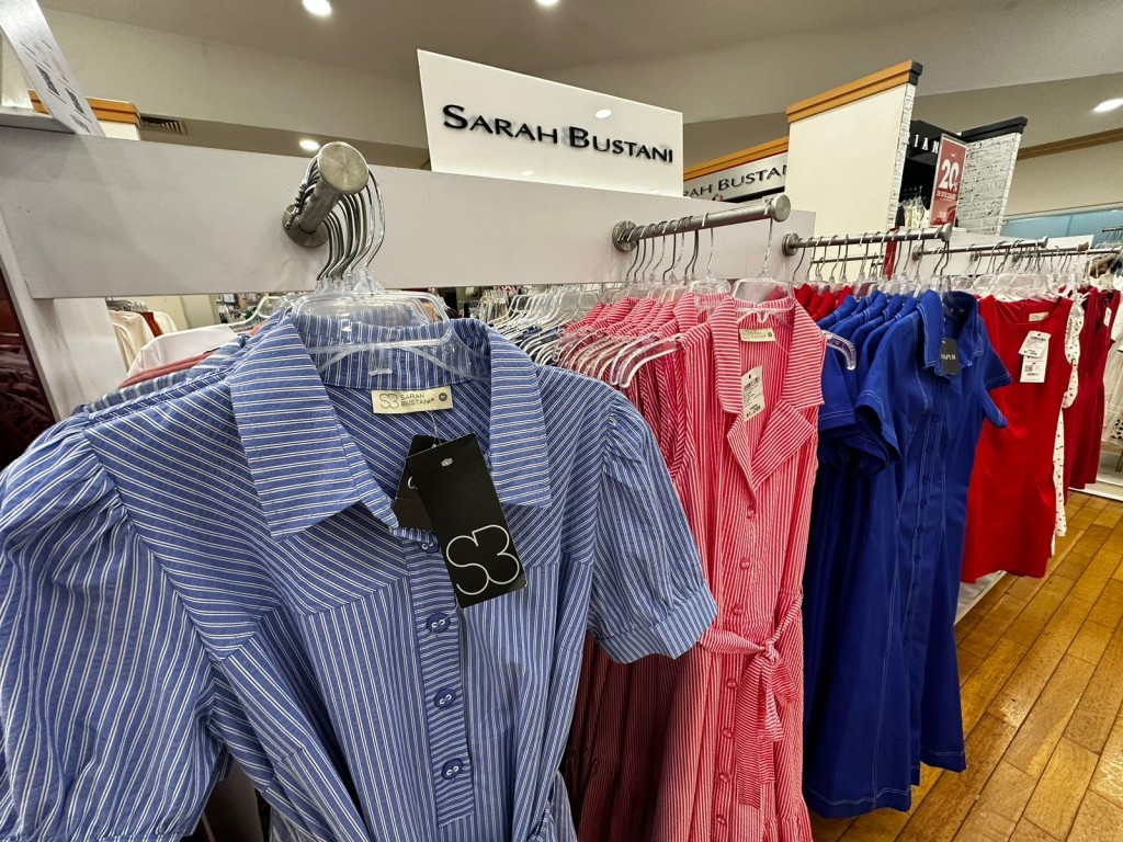 Presenta Sarah Bustani su nueva colecci&oacute;n de ropa, en Chapur