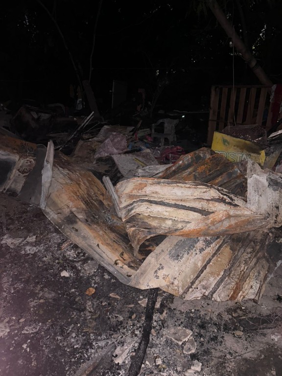 Atiende ayuntamiento incendio en predio de la colonia Santa Rosa