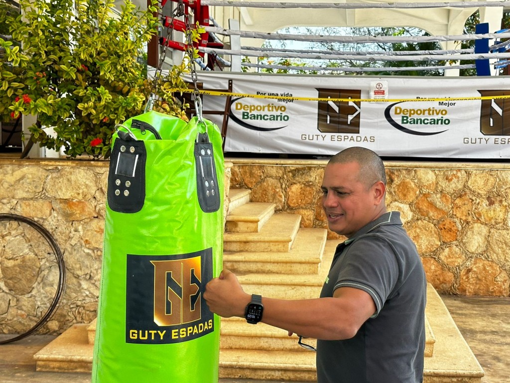 Inauguran la academia de box Bancario-Guty Espadas Jr.