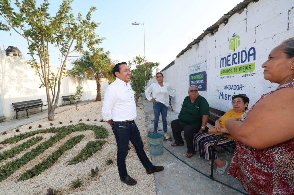 Responde Cecilia Patr&oacute;n a vecinos de Misn&eacute;