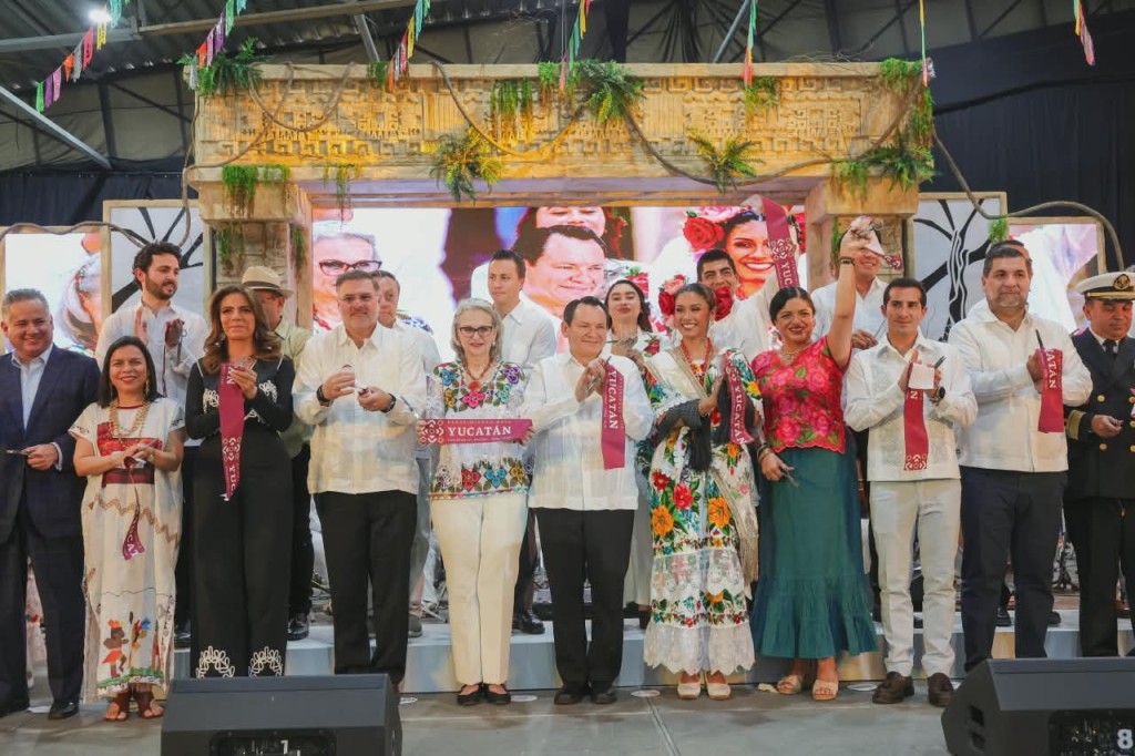 Huacho D&iacute;az Mena inaugura la Semana Yucat&aacute;n en M&eacute;xico 2026