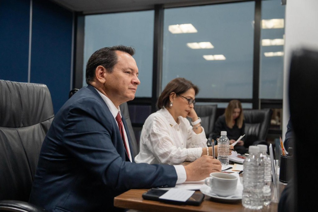 Fortalecen gobierno de Yucat&aacute;n y CFE coordinaci&oacute;n para ampliar infraestructura el&eacute;ctrica