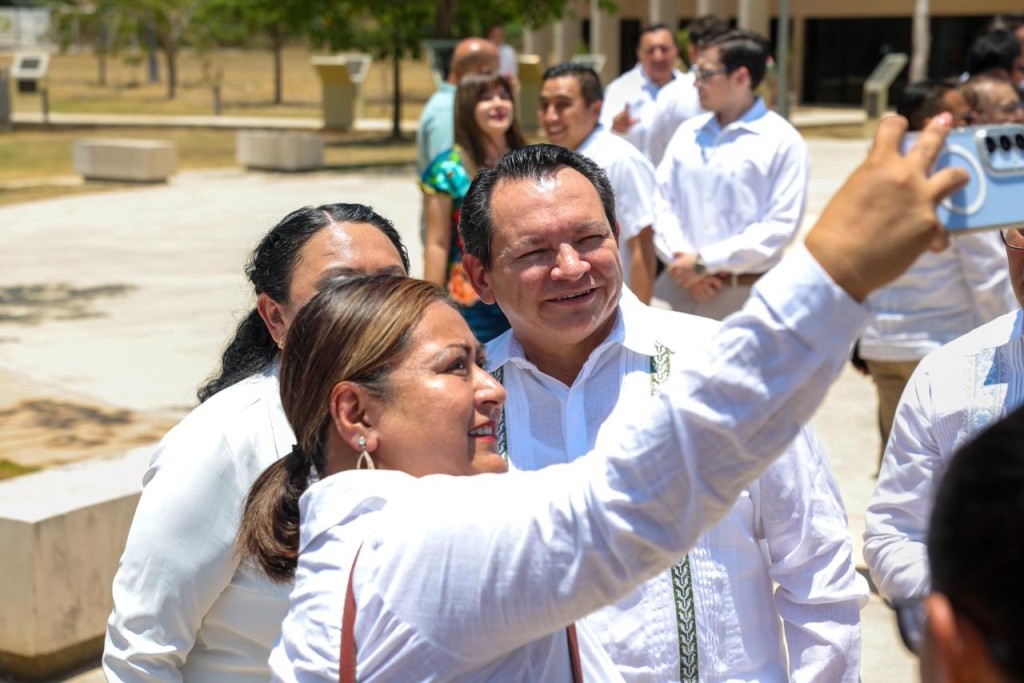 Recibir&aacute; magisterio yucateco nuevos apoyos laborales y tecnol&oacute;gicos