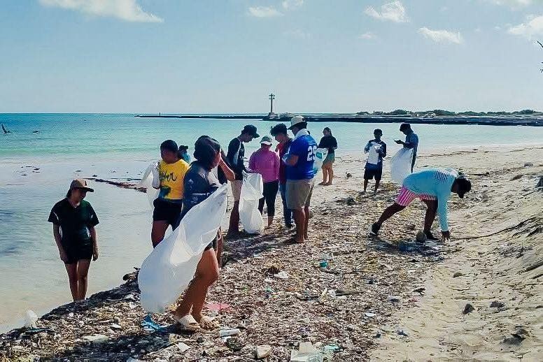 Se recoge casi media tonelada de residuos en playas de El Cuyo