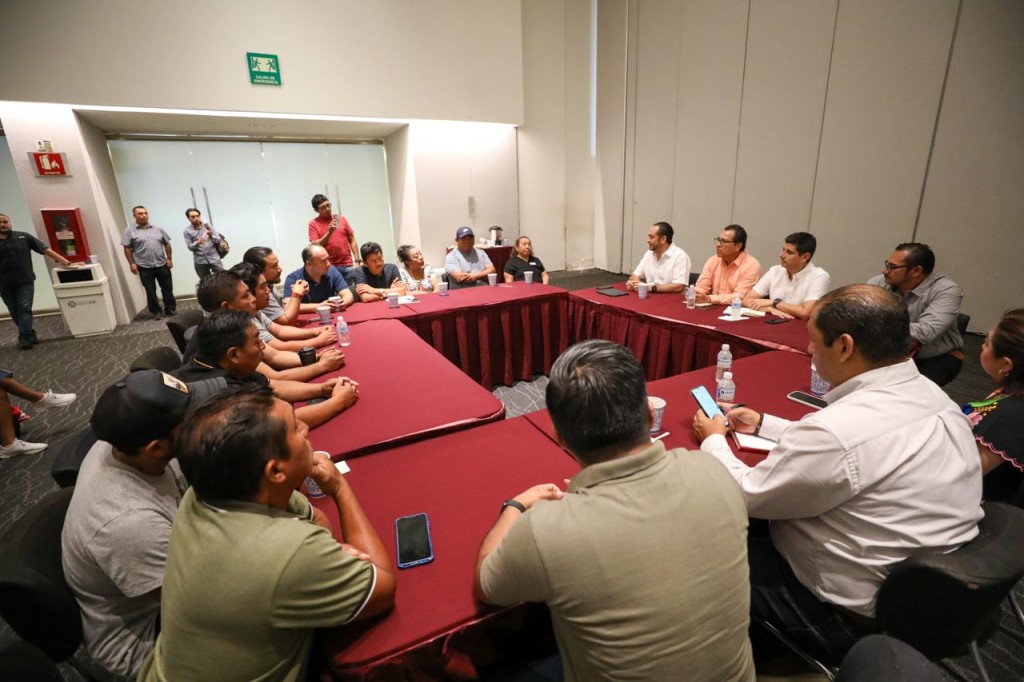 Reafirma Gobierno del Estado diálogo permanente con artesanos de Chichén Itzá