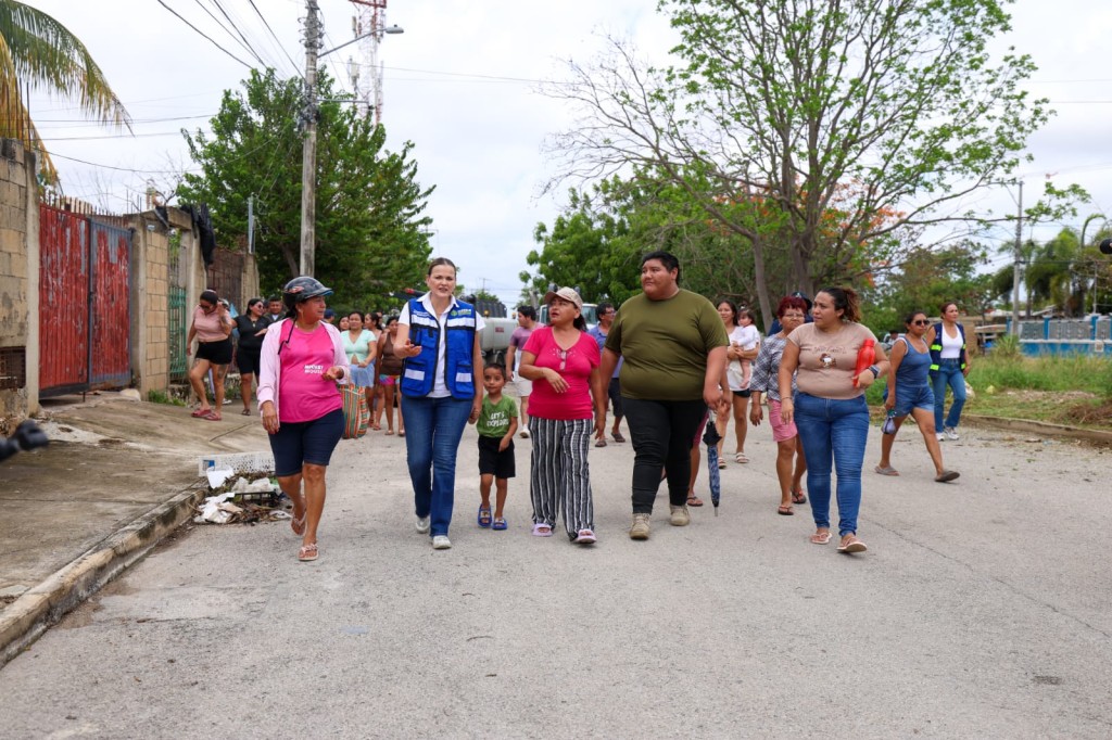 Saca Cecilia Patr&oacute;n el ayuntamiento a la calle para atender afectaciones