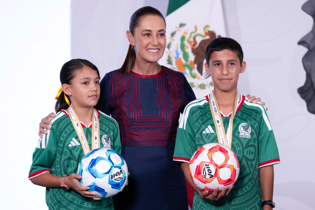 Afirma Claudia Sheimbaum que está iniciando una etapa distinta del futbol mexicano