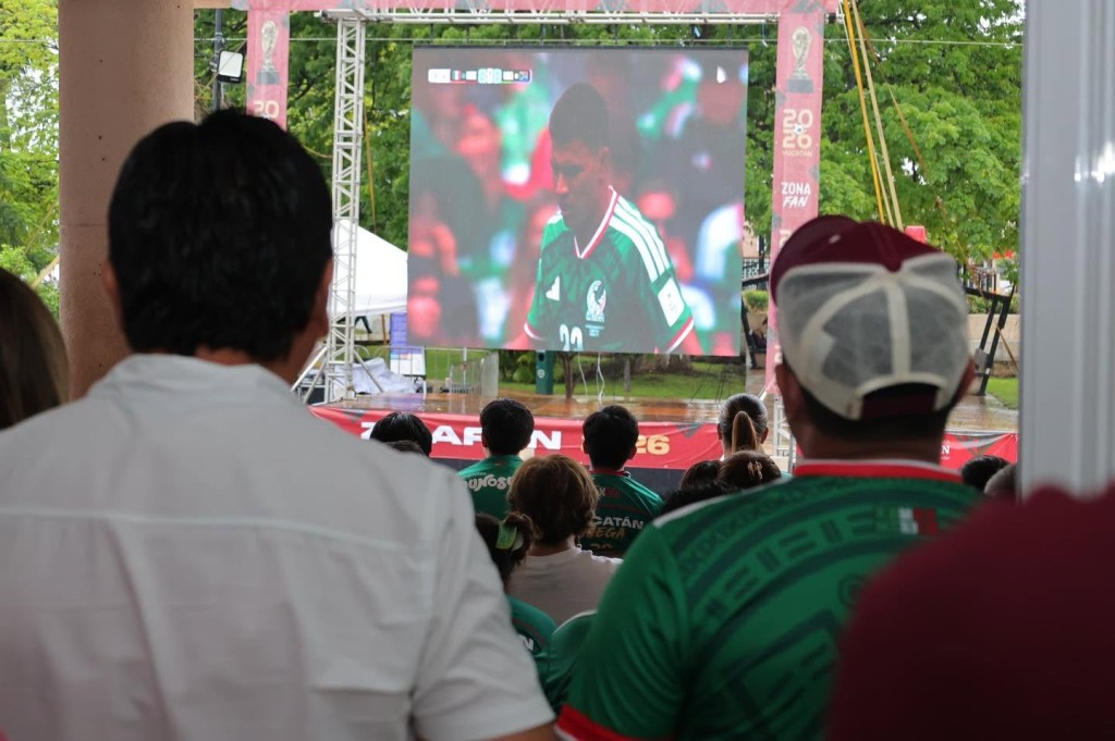 Vivi&oacute; Tizim&iacute;n con euforia el primer partido de M&eacute;xico