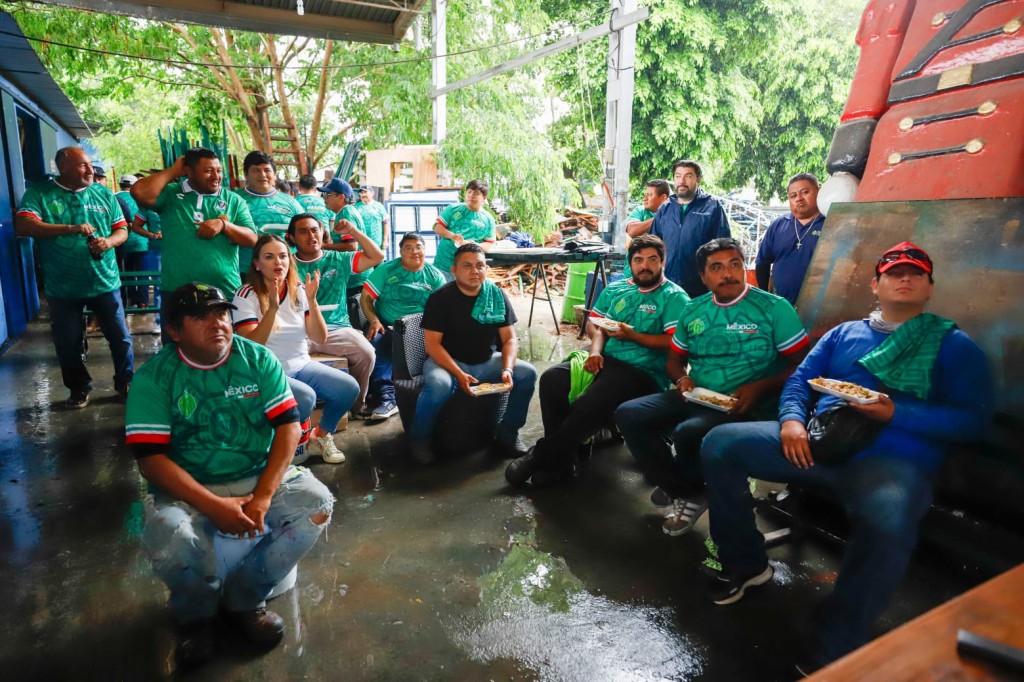 Comparte Cecilia Patrón momento deportivo con colaboradores municipales