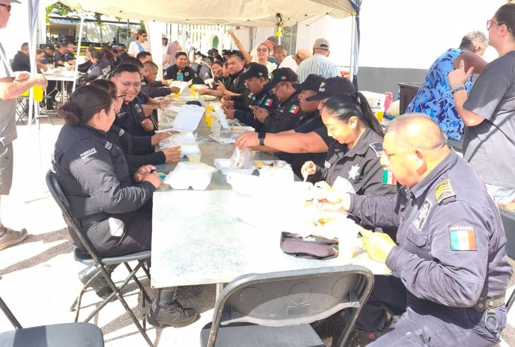 Reconocen misioneros de Florida labor de policías de Tizimín