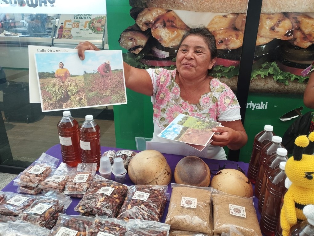 Impulsan Semujeres y Fundaci&oacute;n ADO a artesanas de cinco estados, con feria en M&eacute;rida