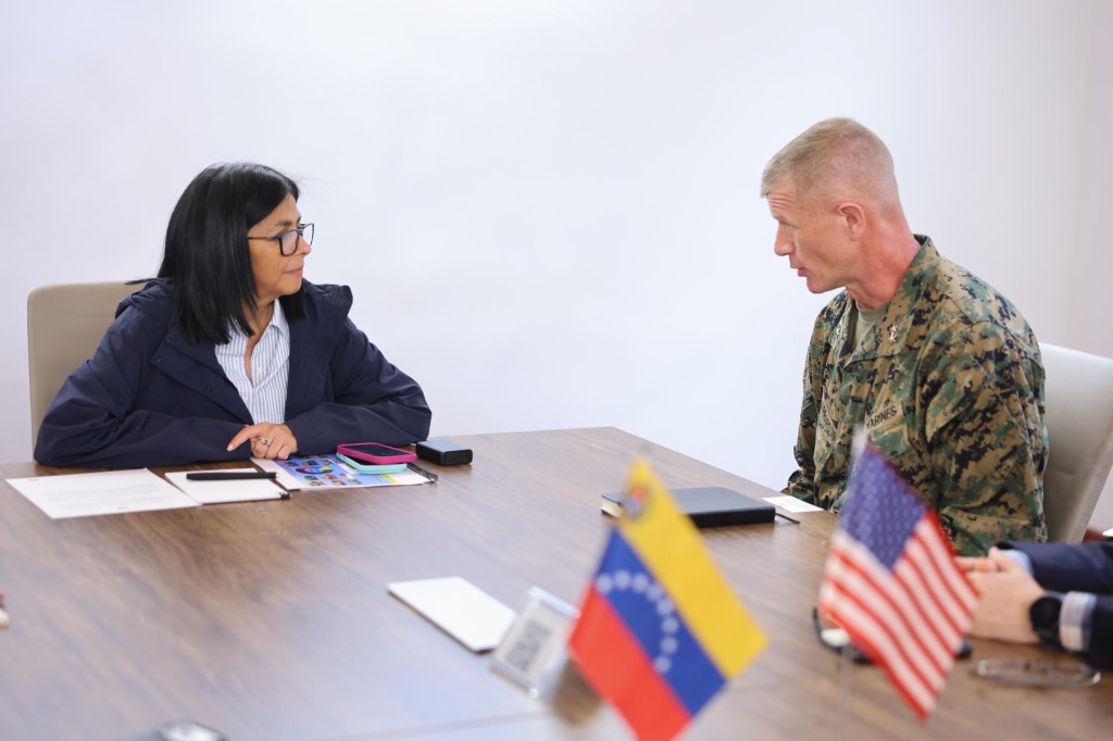 Se re&uacute;ne Delcy Rodr&iacute;guez con expertos de EU