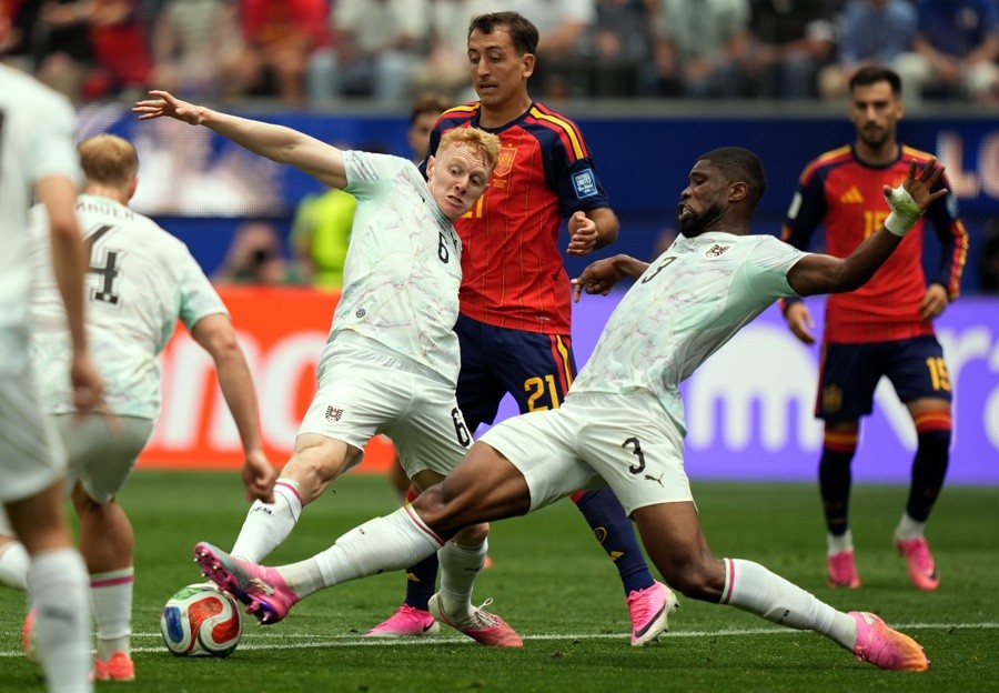 Tras aplastar a Austria 3-0, Espa&ntilde;a se dirige, invicta, a cuartos de final