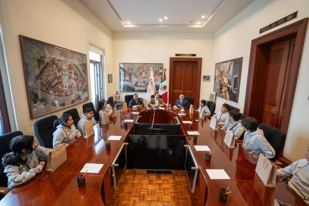 Lleva Joaquín Díaz Mena talento yucateco a la SEP