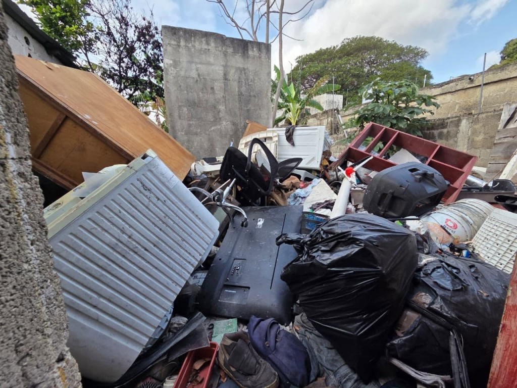 Detecta ayuntamiento de M&eacute;rida reincidencia en casas acumuladoras de basura