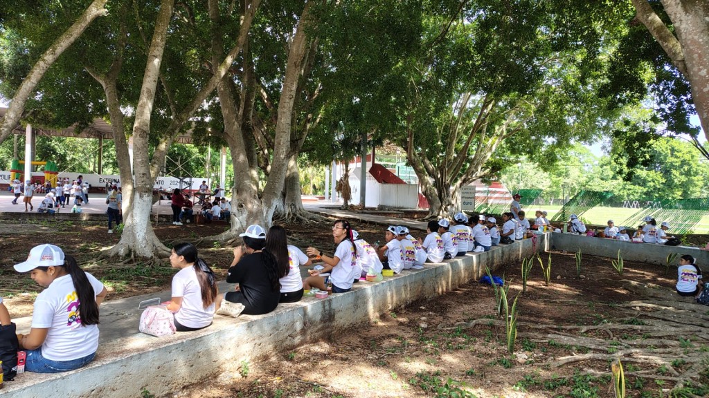 Inauguran con 280 ni&ntilde;os el B&aacute;axal Paal, en Tizim&iacute;n