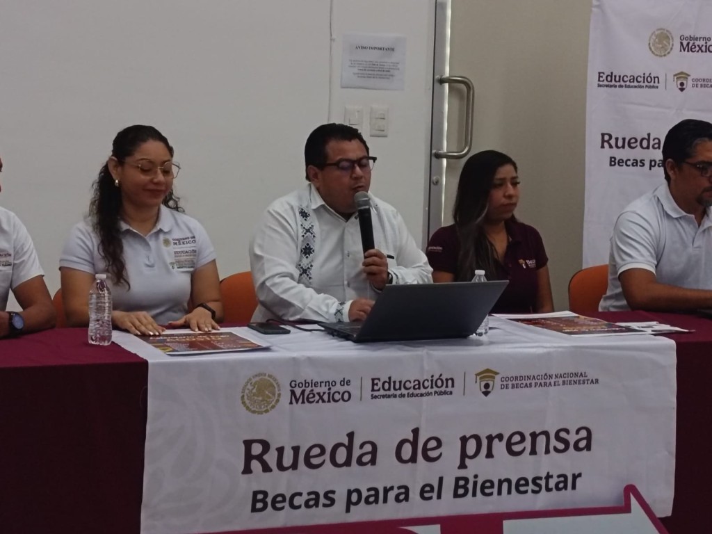 Comenzó la dispersión de pagos de la beca para útiles escolares