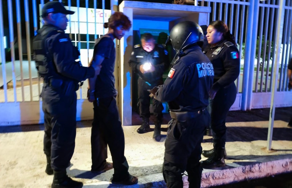 Detienen a sujeto que intentó abrir un cajero del Va y Ven, en Tizimín