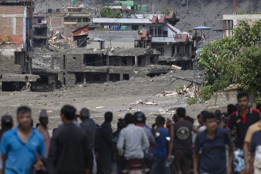 Van por lo menos 160 muertos por inundaciones en Nepal