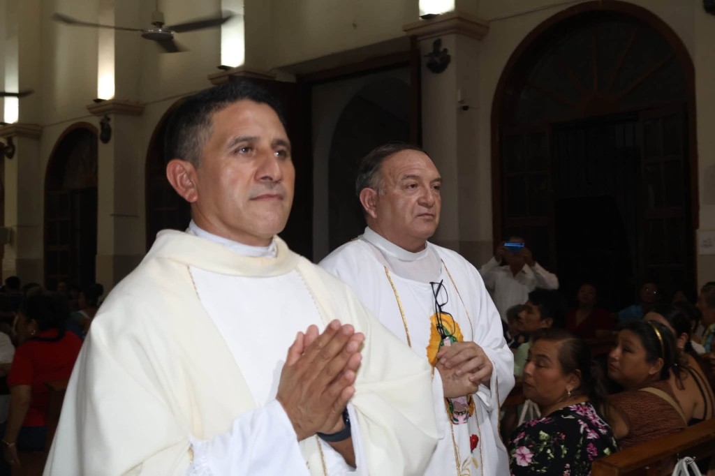 Reciben a nuevo presbítero en la Parroquia de Guadalupe de Tizimín