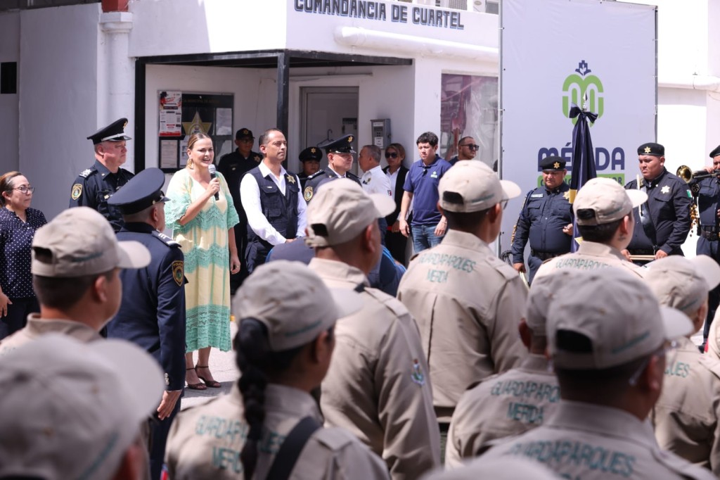 Reconoce Cecilia Patrón a policías de Mérida