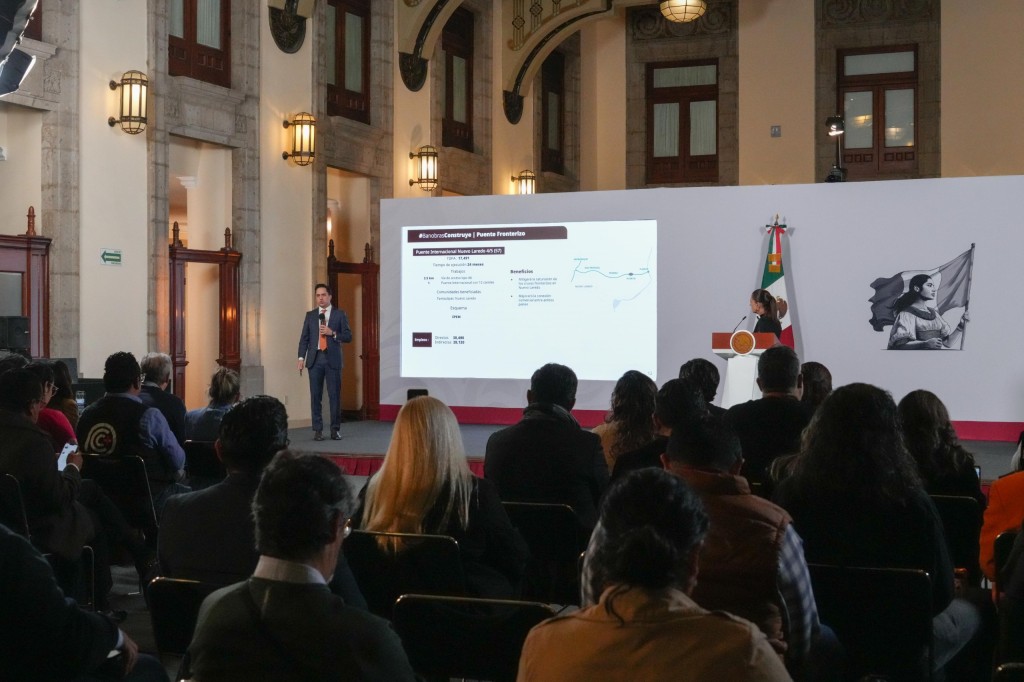 • Avanza programa de infraestructura carretera con inversión de 647 mil 832 mdp.