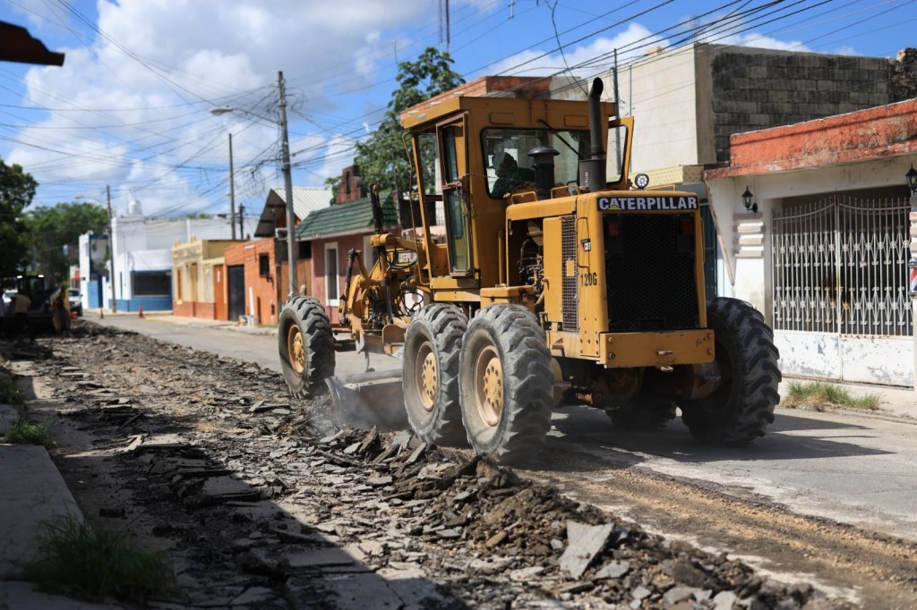 Avanza en Mérida la rehabilitación integral de calles para evitar inundaciones y proteger el patrimonio de la ciudadanía.