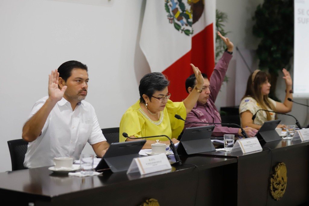 Aprueba Comisión de Educación reconocimientos a tres instituciones emblemáticas de Yucatán