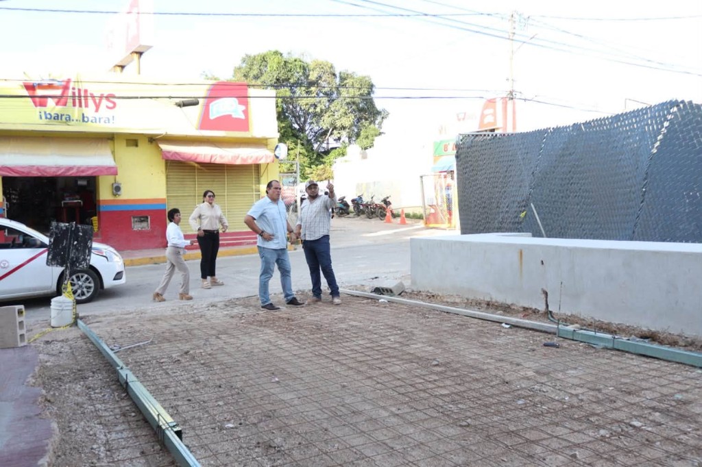 Supervisan avances en la remodelaci&oacute;n del mercado municipal de Tizim&iacute;n