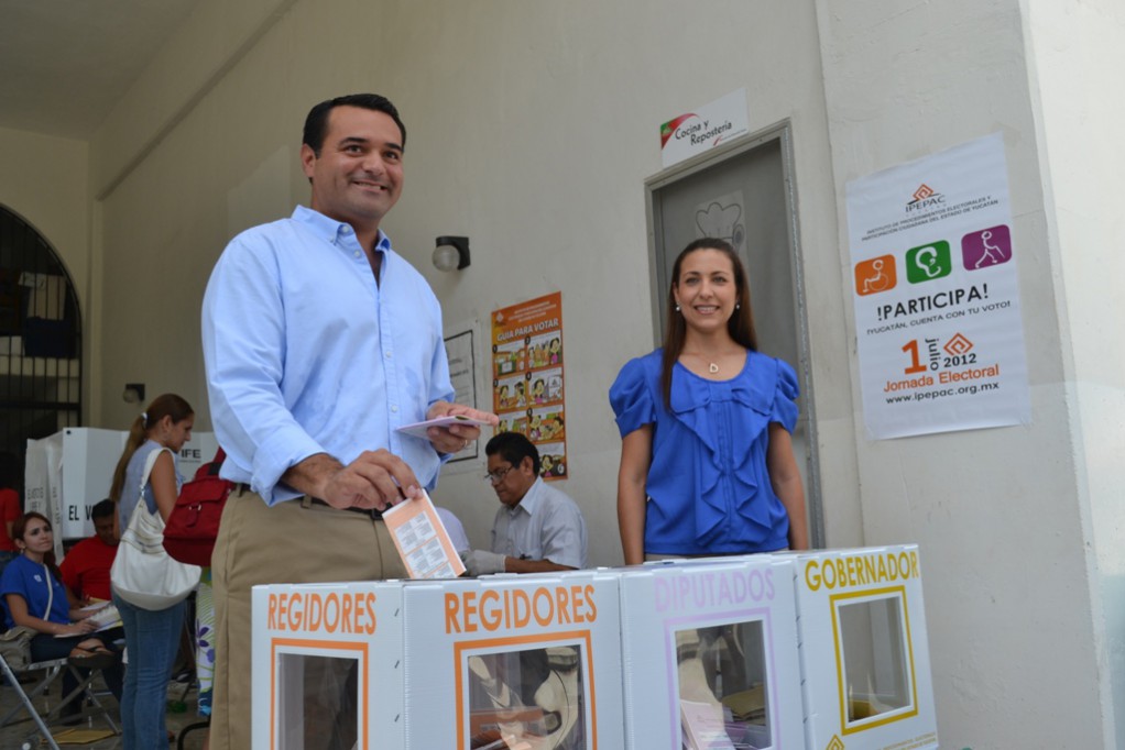 Renán Barrera Concha, virtual ganador de la alcaldía de merida , asegura que “ pulira la joya de la corona para sacarle brillo de nuevo”. Renán Barrera Concha, virtual ganador de la alcaldía de merida , asegura que “ pulira la joya de la corona para sacarle brillo de nuevo”.