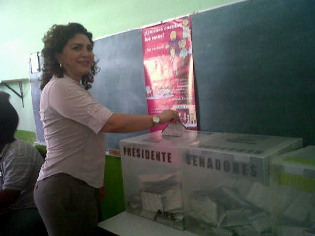 Votó la gobernadora en Dzemul Votó la gobernadora en Dzemul