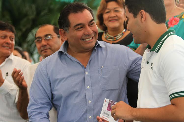 El Gobierno del Estado tiene puesta su confianza y trabajo en los jóvenes: Víctor Caballero El Gobierno del Estado tiene puesta su confianza y trabajo en los jóvenes: Víctor Caballero
