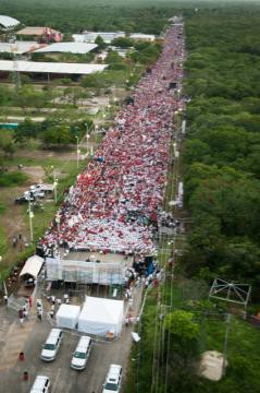 Cerca de 130 mil personas en el cierre de campaña de EPN Cerca de 130 mil personas en el cierre de campaña de EPN
