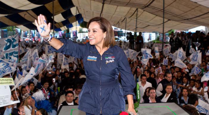 Créditos y Ley de Paternidad promueve Josefina Vázquez Mota Créditos y Ley de Paternidad promueve Josefina Vázquez Mota