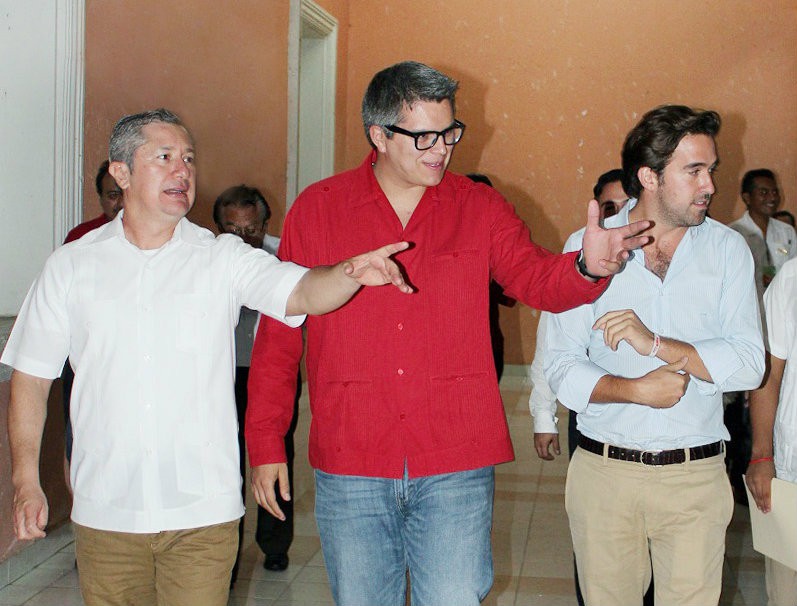 Yucatecos se suman al Movimiento Informativo del Frente Juvenil Revolucionario Yucatecos se suman al Movimiento Informativo del Frente Juvenil Revolucionario