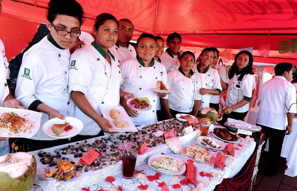 Alumnos del Conalep realizan muestra Gastronómica Alumnos del Conalep realizan muestra Gastronómica