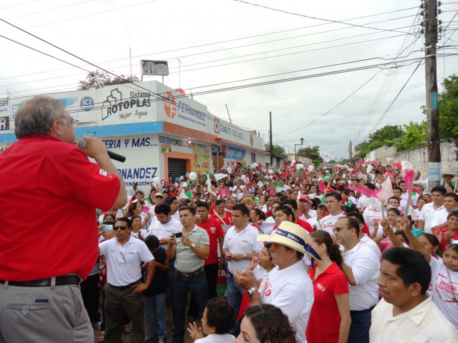 Valladolid: William Sosa Altamira ofrece beneficiar a un mayor número de familias con programas de corte social Valladolid: William Sosa Altamira ofrece beneficiar a un mayor número de familias con programas de corte social